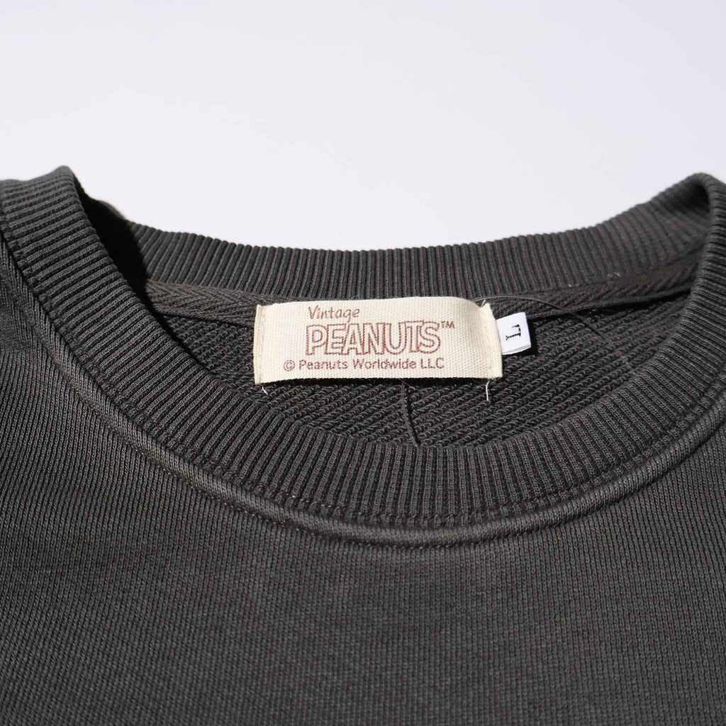 PEANUTS / PIGMENT CREW NECK SWEAT BLACK