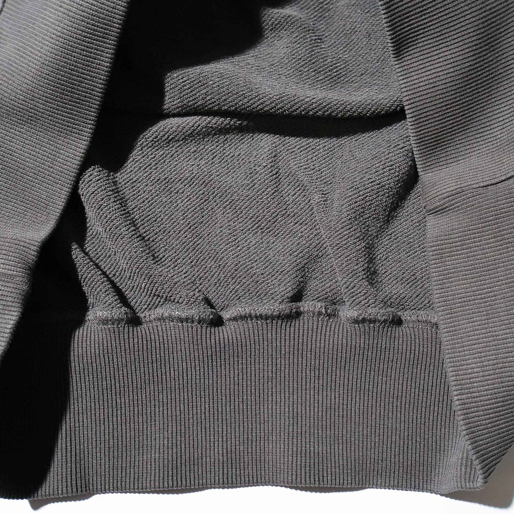 PEANUTS / PIGMENT CREW NECK SWEAT BLACK