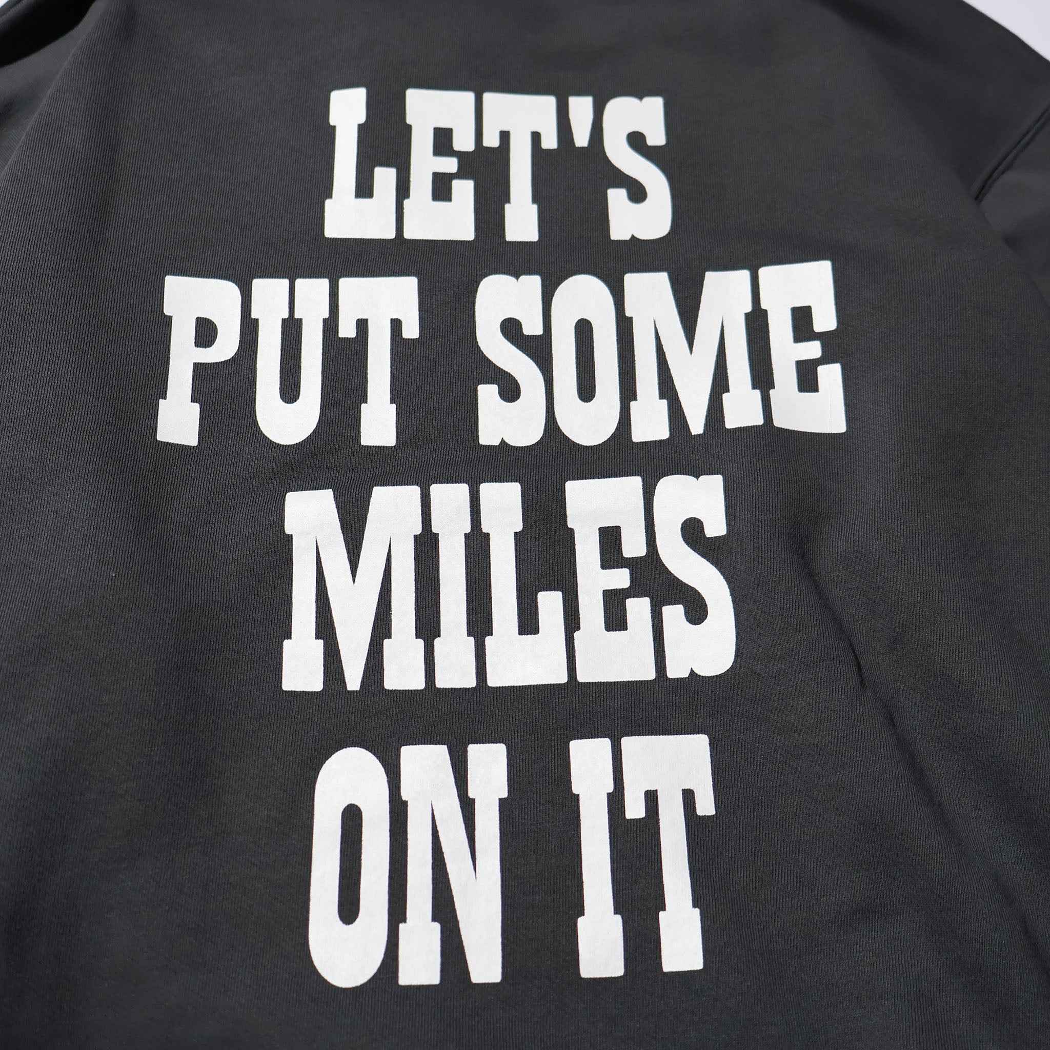 PEANUTS / PIGMENT CREW NECK SWEAT BLACK