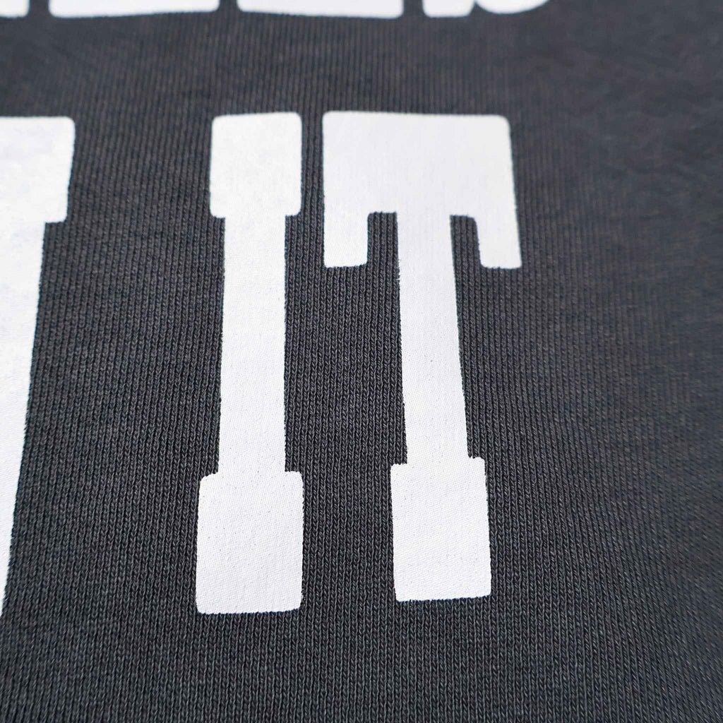 PEANUTS / PIGMENT CREW NECK SWEAT BLACK