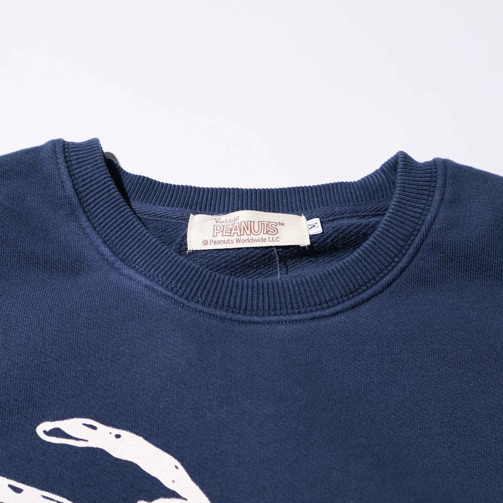 PEANUTS / PIGMENT CREW NECK SWEAT NAVY