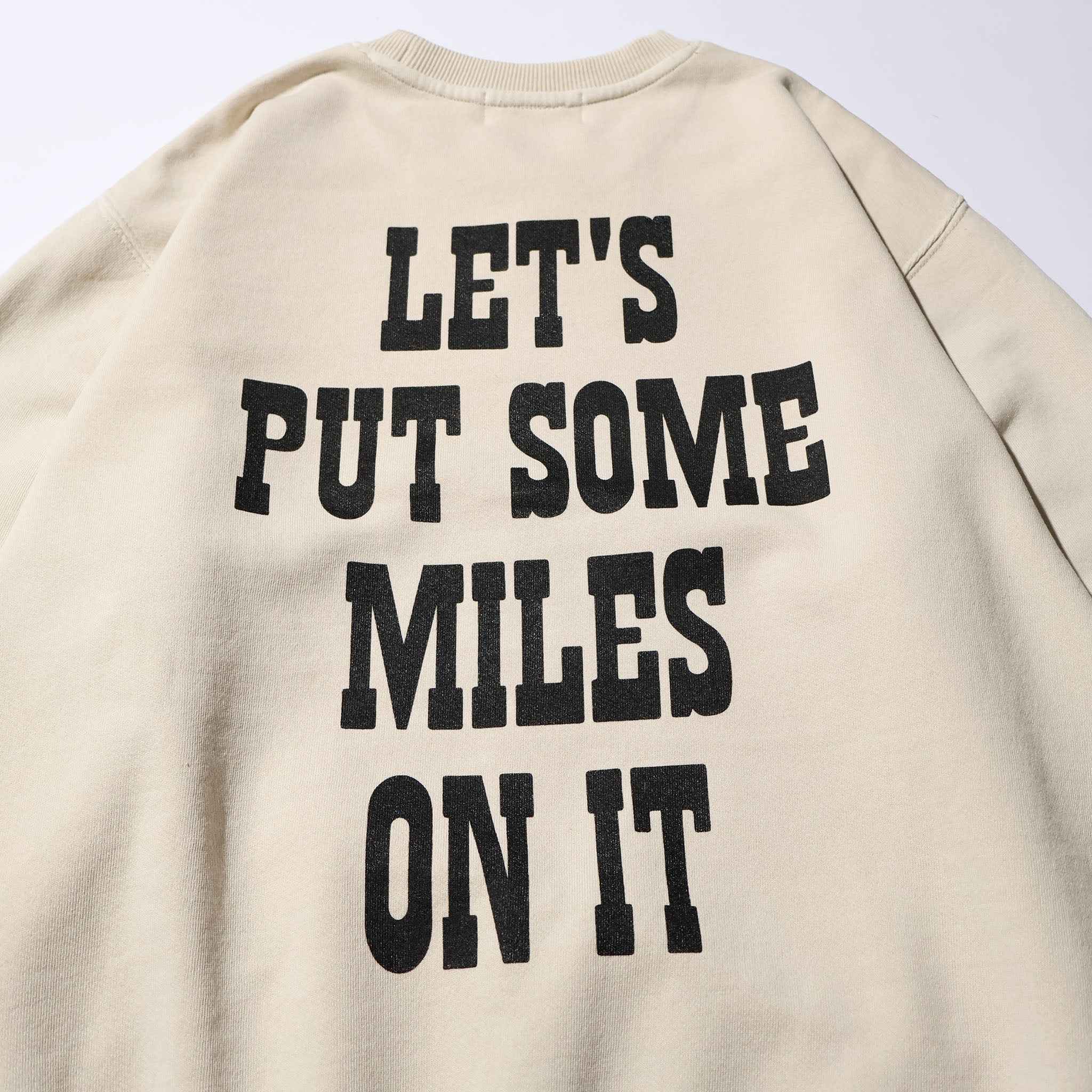 PEANUTS / PIGMENT CREW NECK SWEAT NATURAL