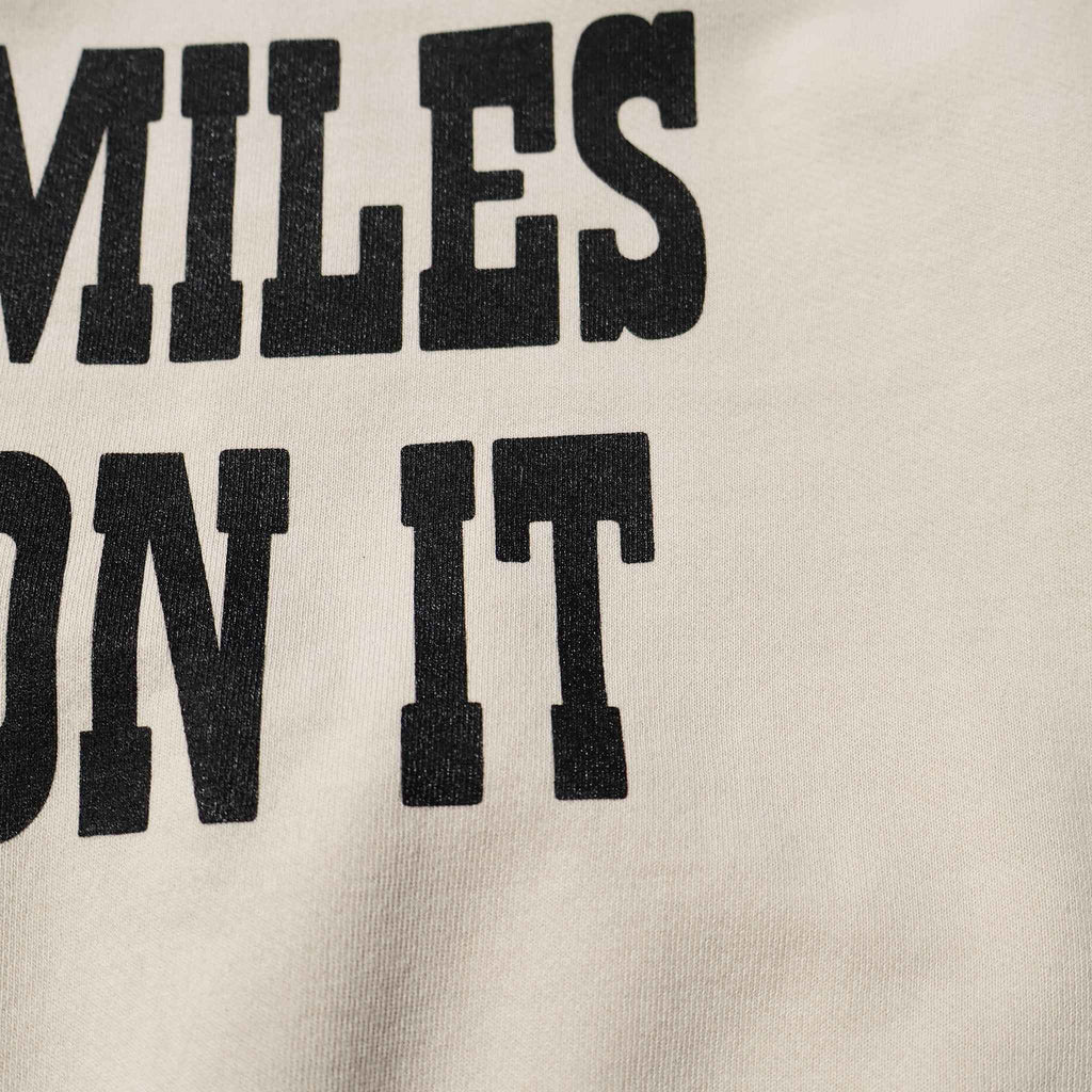 PEANUTS / PIGMENT CREW NECK SWEAT NATURAL