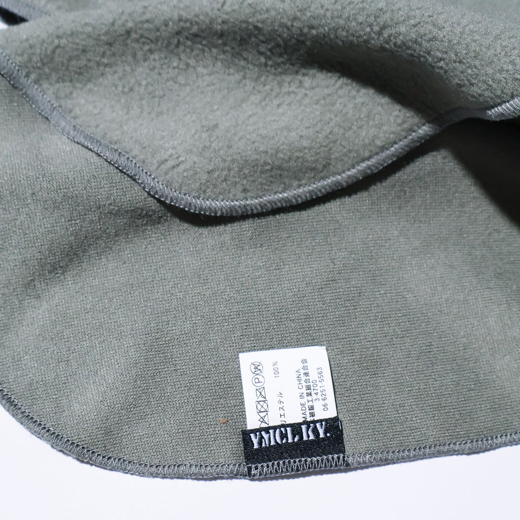 YMCLKY / FLEECE SCARF WITH POUCH