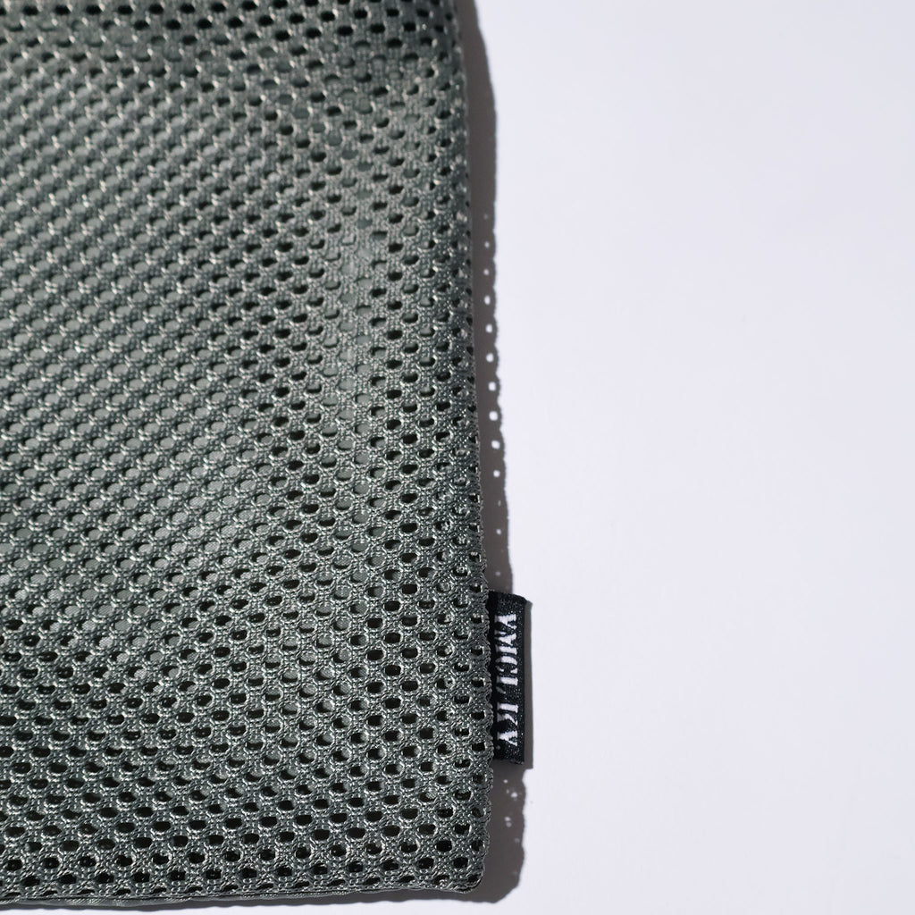 YMCLKY / FLEECE SCARF WITH POUCH