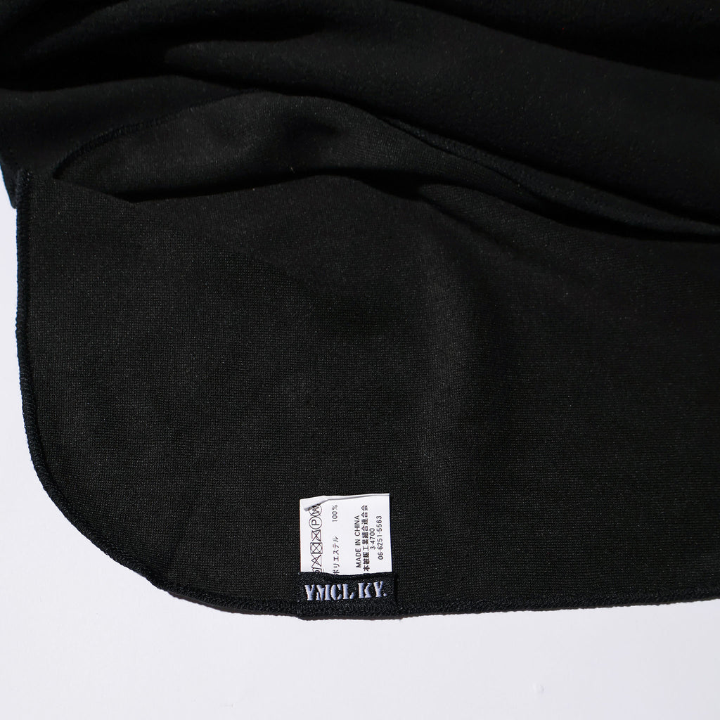 YMCLKY / FLEECE SCARF WITH POUCH