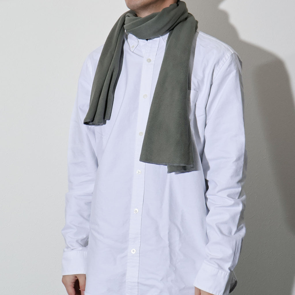 YMCLKY / FLEECE SCARF WITH POUCH