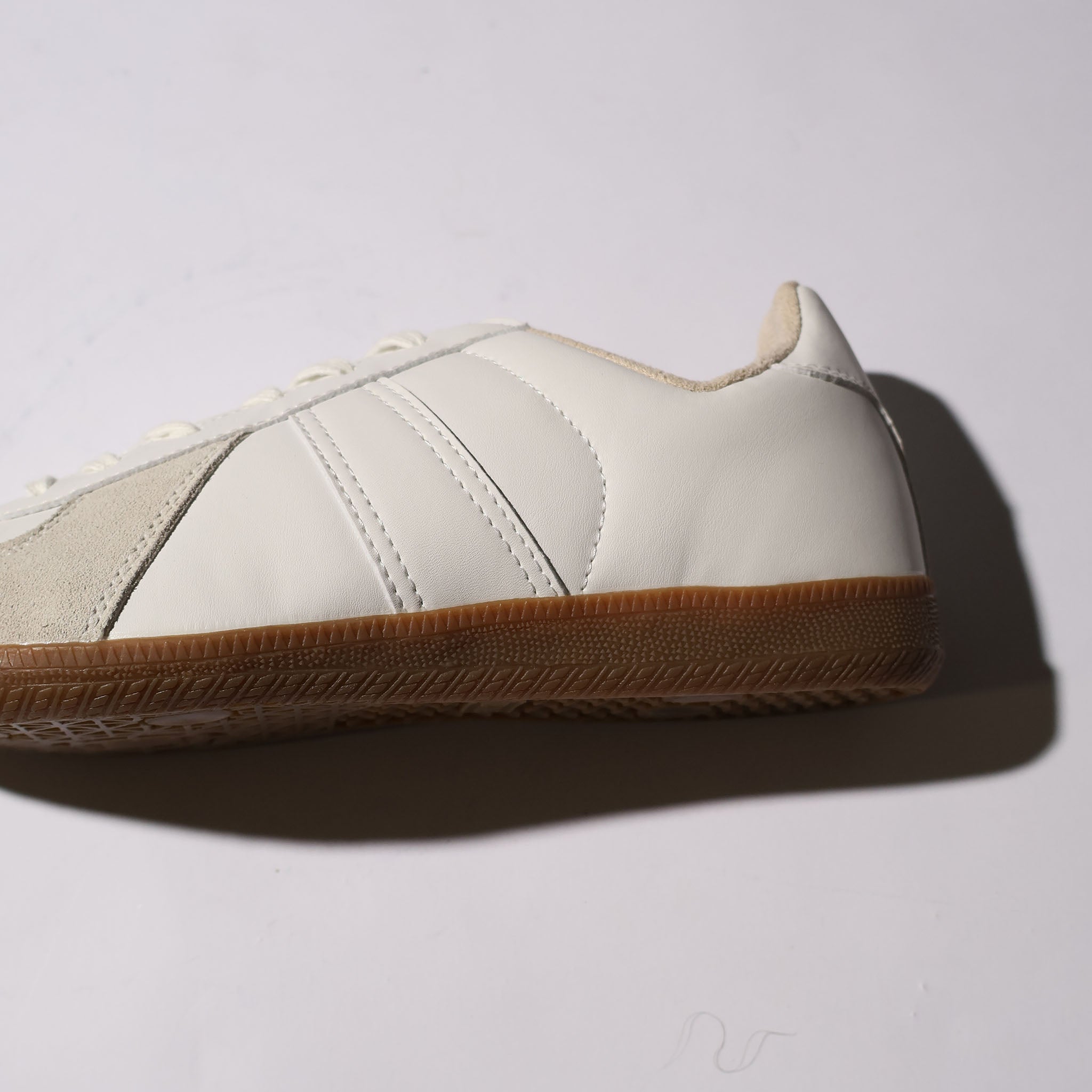 YMCLKY / TYPE GERMAN TRAINER FS026YN - TRUTH