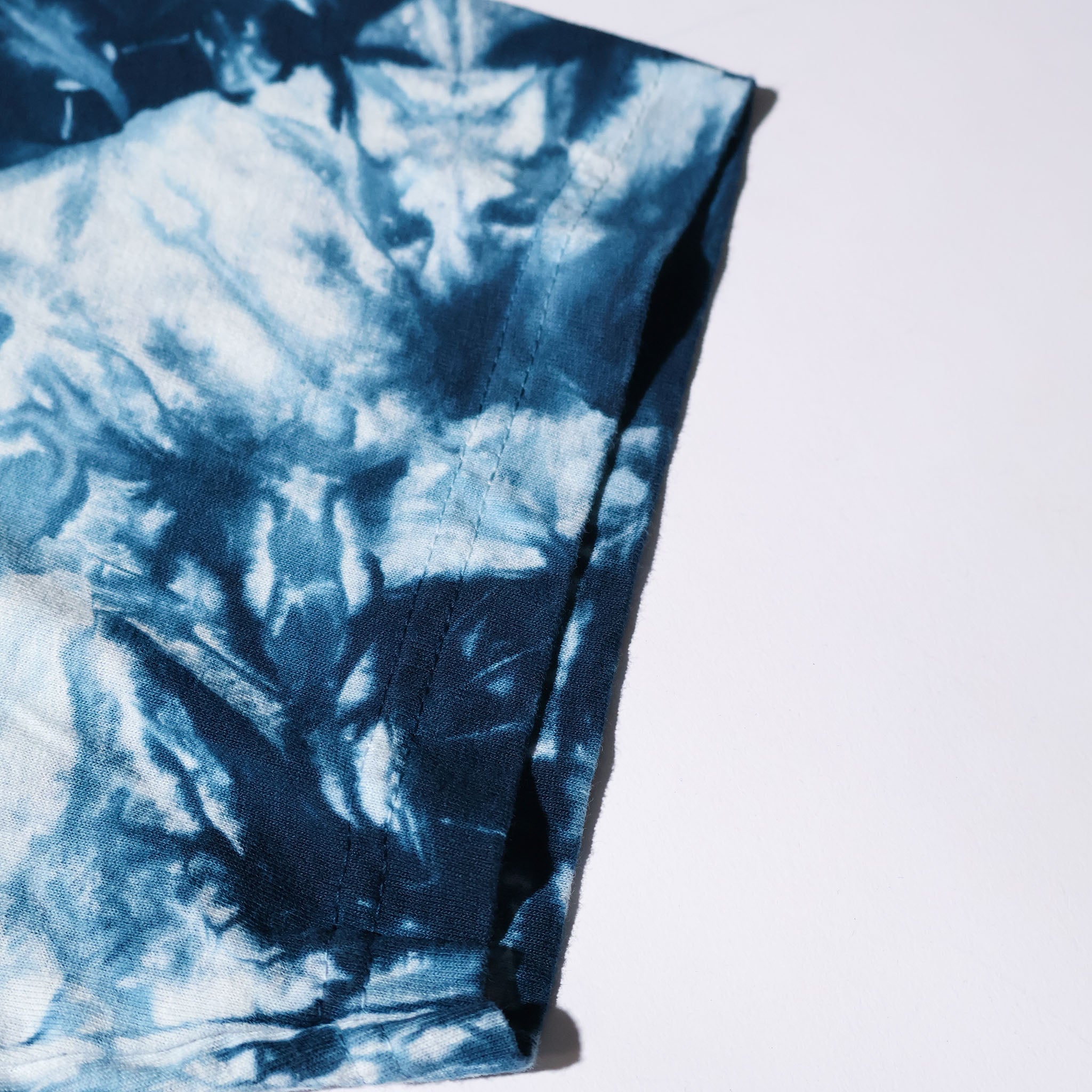 SHAKA WEAR / 7.5 OZ MAX HEAVYWEIGHT TIE DYE TEE