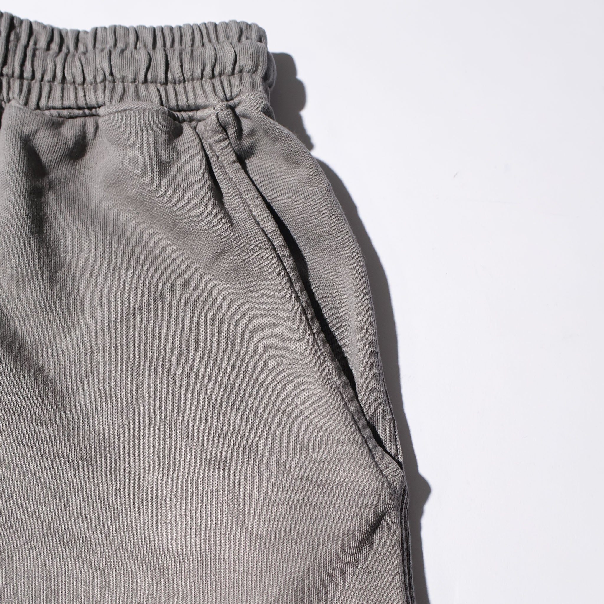MOOJIMOOJI / SWEAT SHORTS