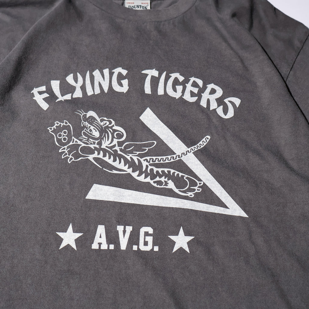 HOUSTON / 22440 PIGMENT PRINT TEE (FLYING TIGER) - TRUTH