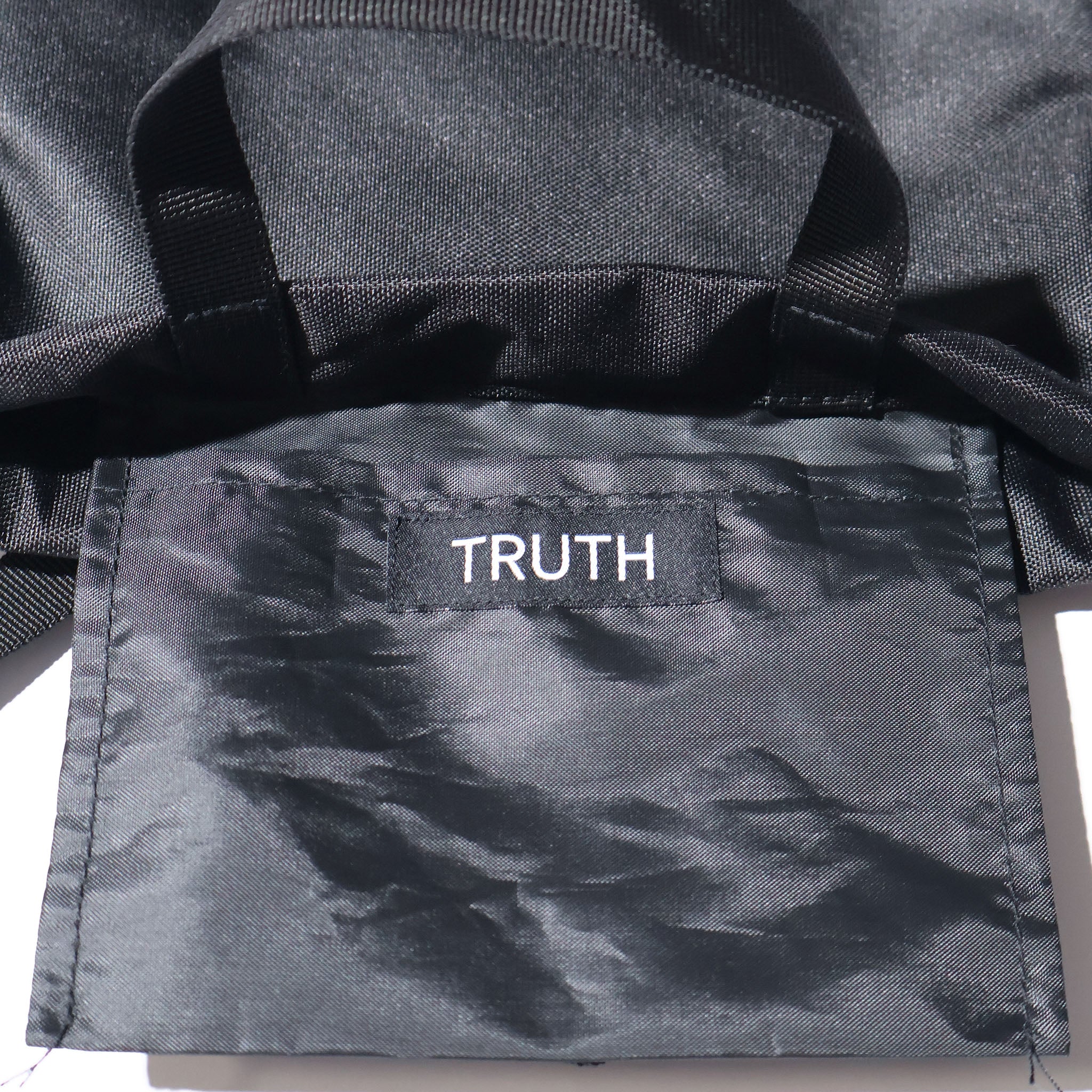 TRUTH / EMBLEM MINI POUCH