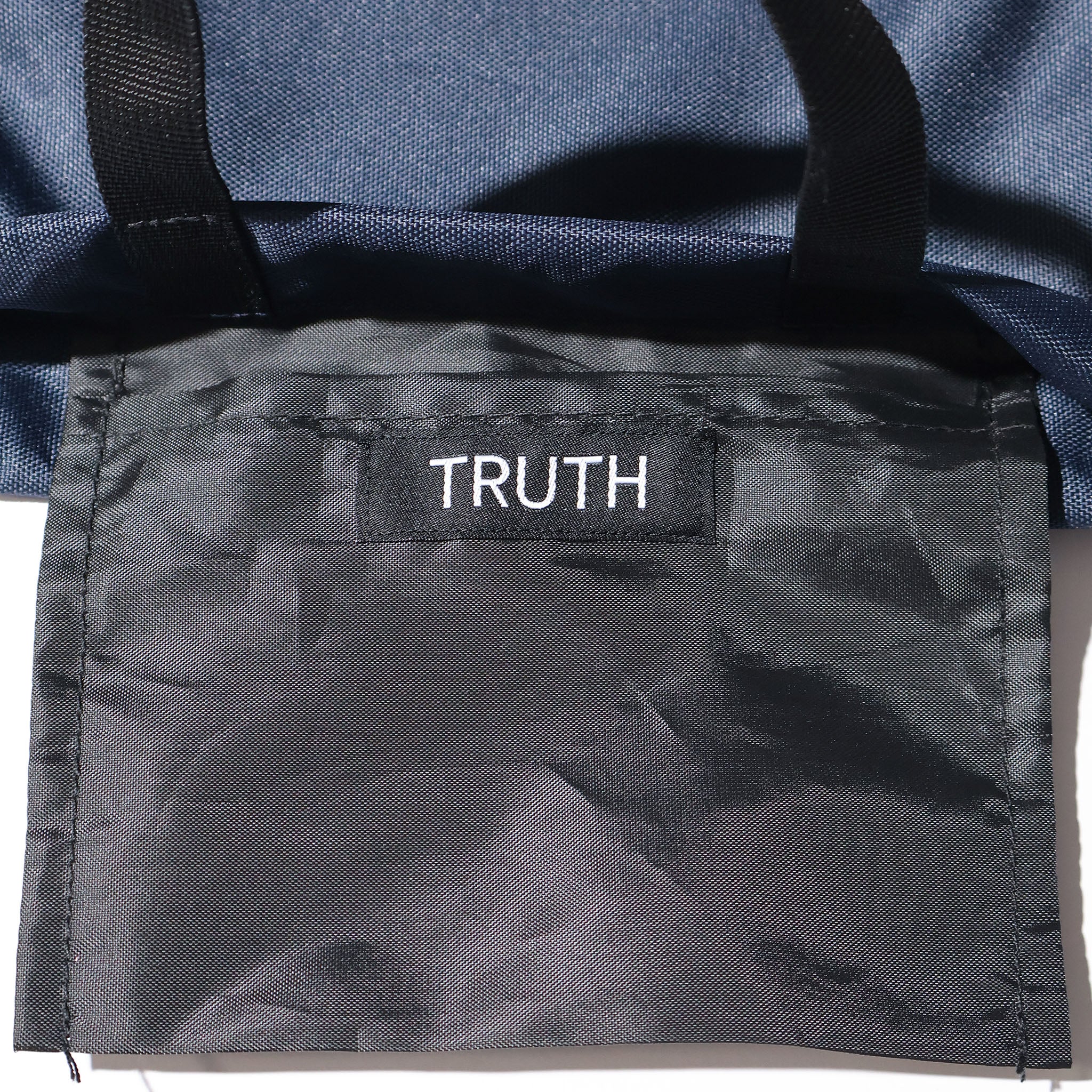 TRUTH / EMBLEM MINI POUCH