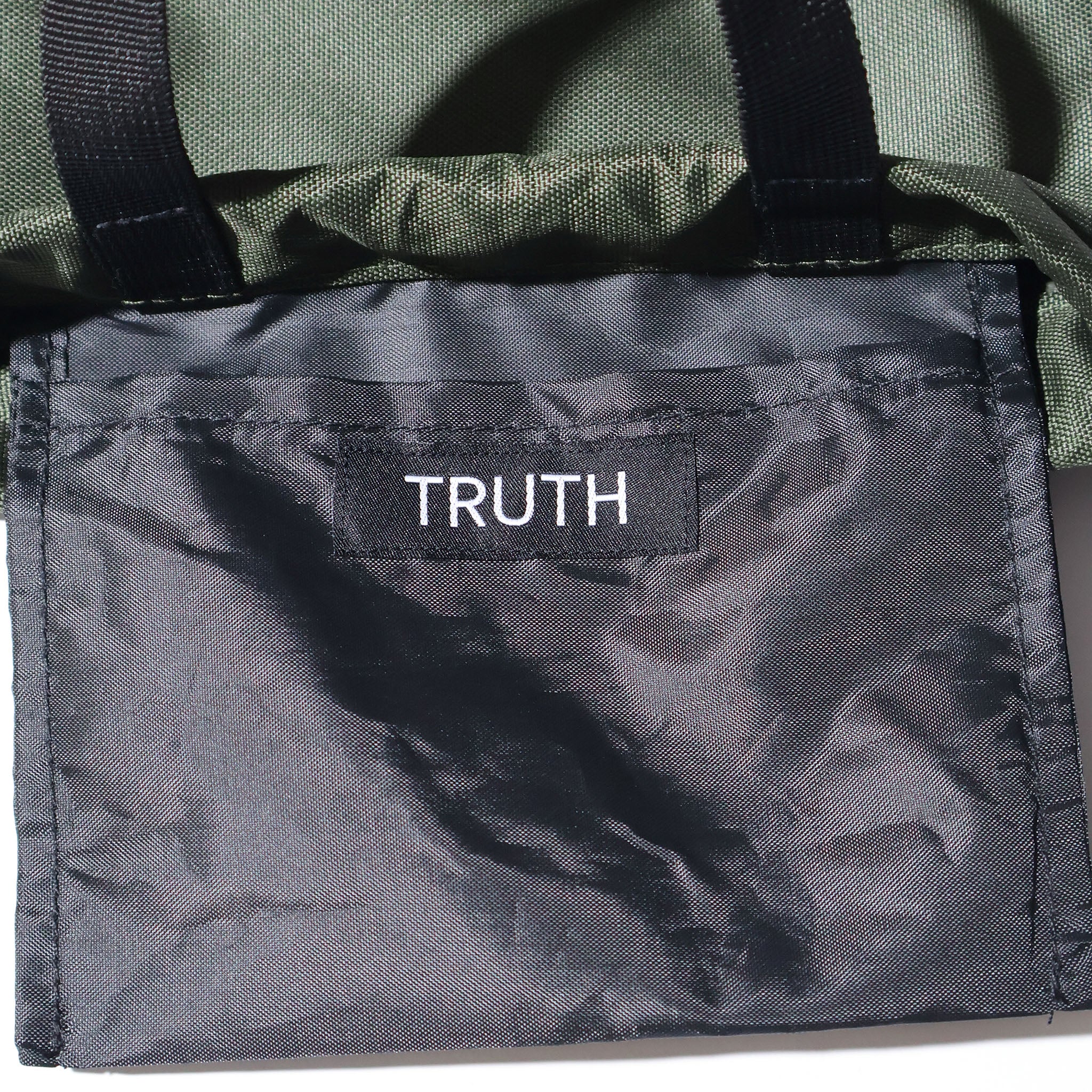 TRUTH / EMBLEM MINI POUCH