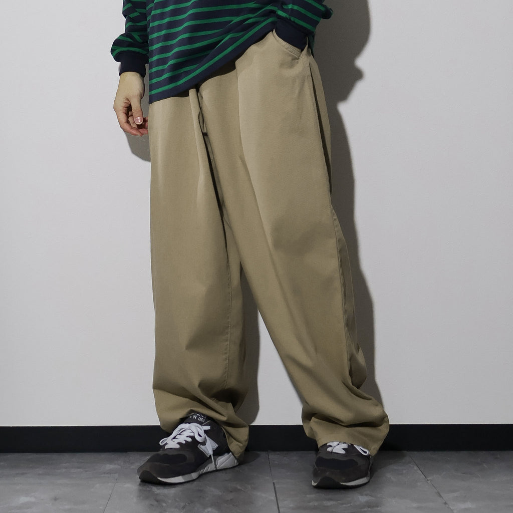 NEO BLUE / BAGGY CHINO PANTS BEIGE