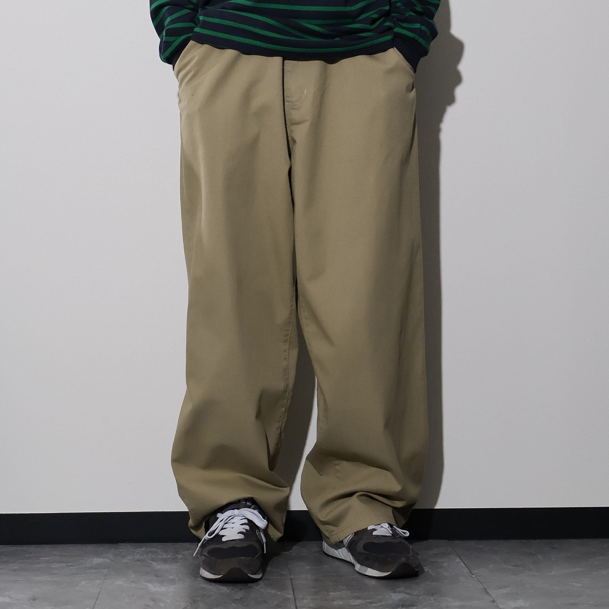 NEO BLUE / BAGGY CHINO PANTS BEIGE