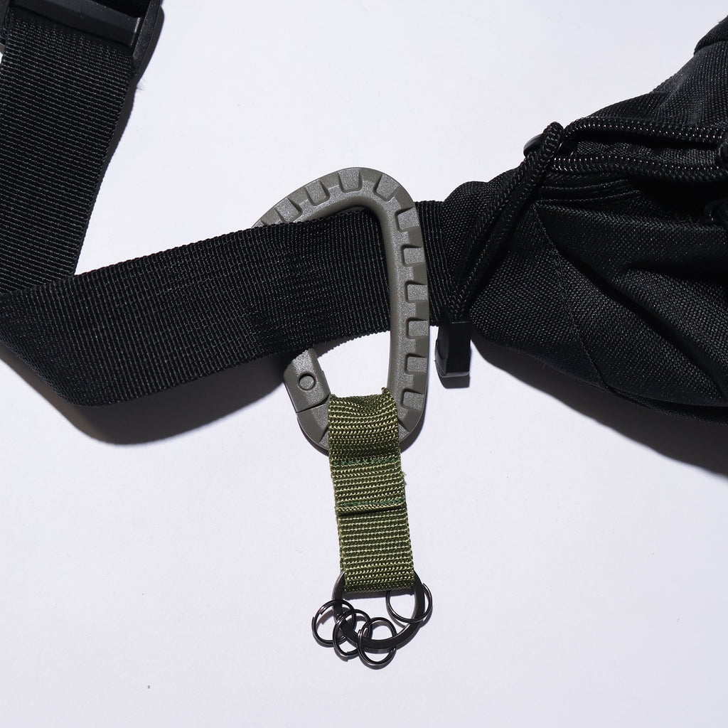TRUTH / MILITARY CARABINER KEY HOLDER