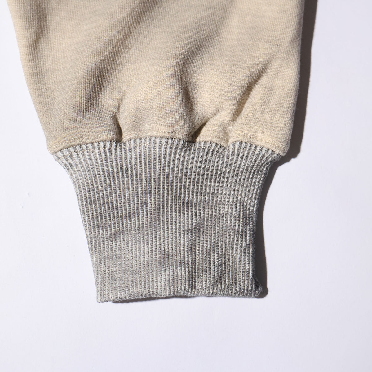 HOUSTON / 22460 TWO TONE C/N SWEAT (BEE)
