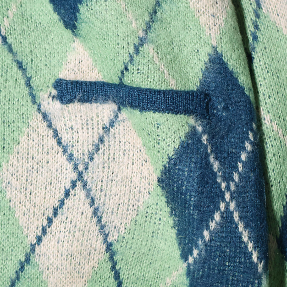 UNIVERD72 / 22444 MOHAIR TOUCH CARDIGAN (ARGYLE)