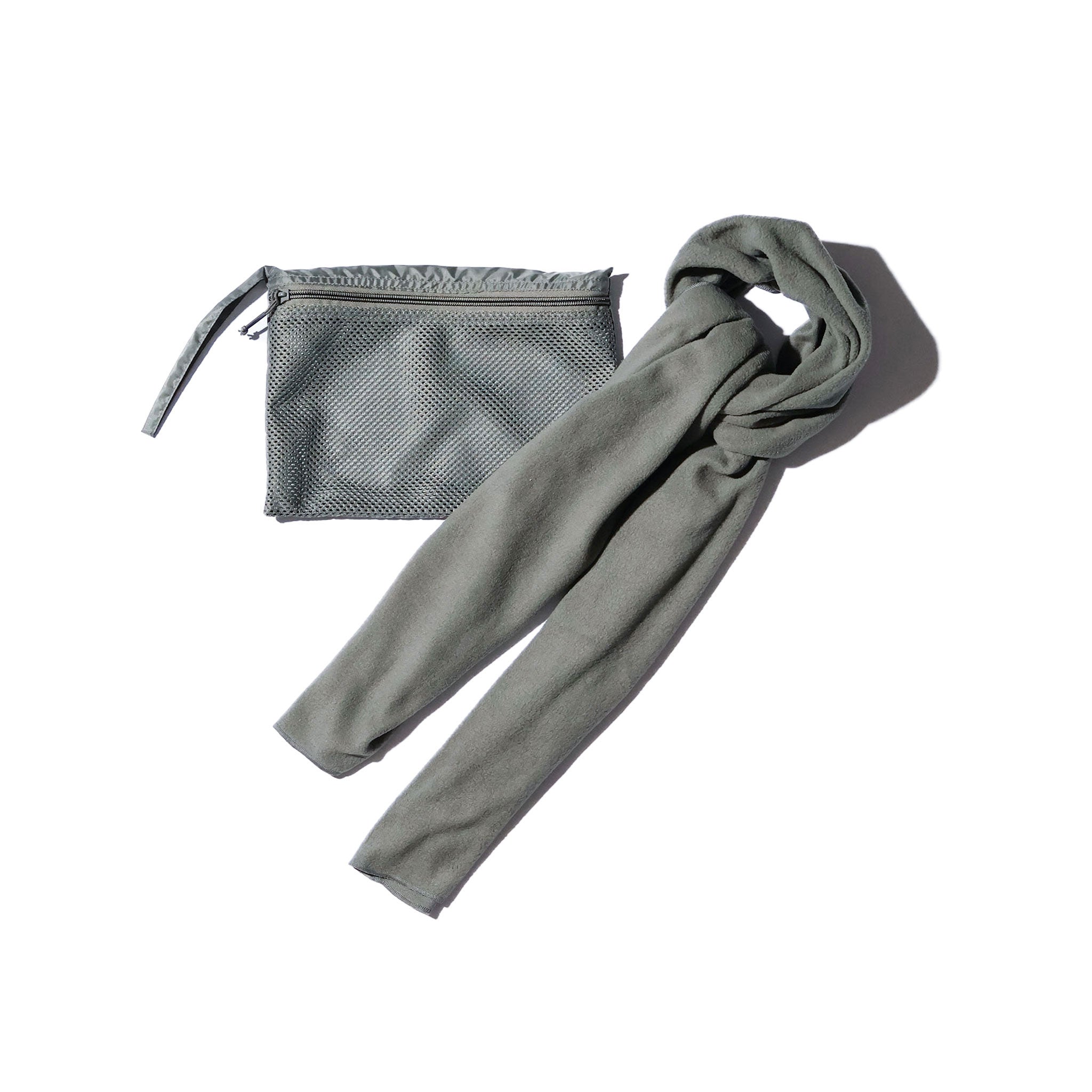 YMCLKY / FLEECE SCARF WITH POUCH